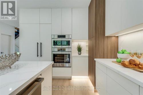 559 Walkers Line, Burlington, ON - Indoor Photo Showing Kitchen