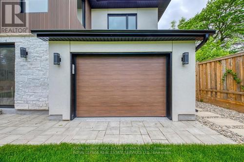 559 Walkers Line, Burlington, ON - Outdoor With Exterior