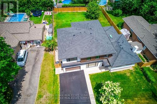 559 Walkers Line, Burlington, ON - Outdoor With In Ground Pool With Deck Patio Veranda