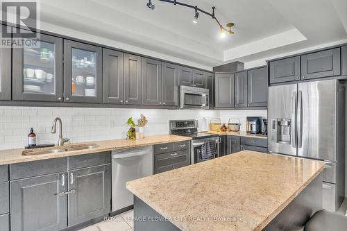 80 Palacebeach Trail, Hamilton, ON - Indoor Photo Showing Kitchen With Double Sink With Upgraded Kitchen