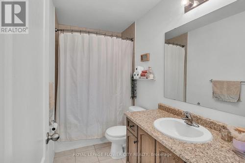 80 Palacebeach Trail, Hamilton, ON - Indoor Photo Showing Bathroom