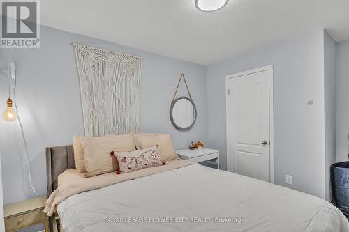 80 Palacebeach Trail, Hamilton, ON - Indoor Photo Showing Bedroom