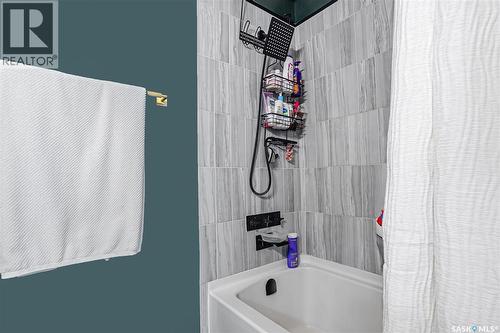 138 Stone Terrace, Saskatoon, SK - Indoor Photo Showing Bathroom