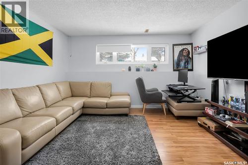 138 Stone Terrace, Saskatoon, SK - Indoor Photo Showing Living Room