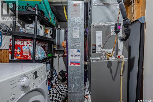 138 Stone Terrace, Saskatoon, SK - Indoor Photo Showing Laundry Room