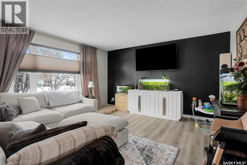 138 Stone Terrace, Saskatoon, SK - Indoor Photo Showing Living Room
