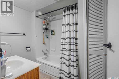 138 Stone Terrace, Saskatoon, SK - Indoor Photo Showing Bathroom
