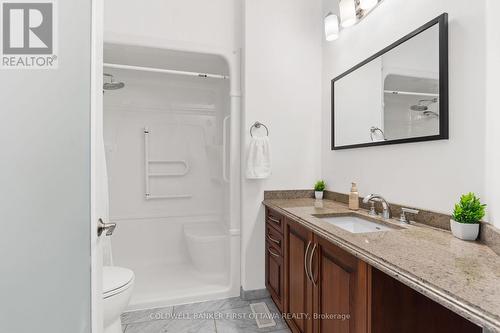 Main lvl 4 pc ensuite w walk in shower & bidet. - 1623 Claymor Avenue, Ottawa, ON - Indoor Photo Showing Bathroom
