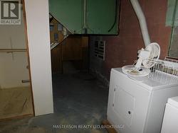 LAUNDRY ROOM - 