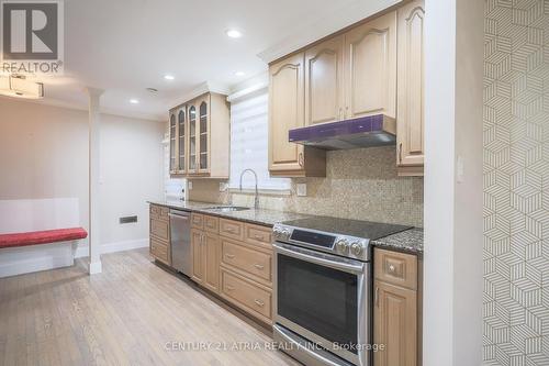 2750 Barnstone Crescent, Mississauga, ON - Indoor Photo Showing Kitchen