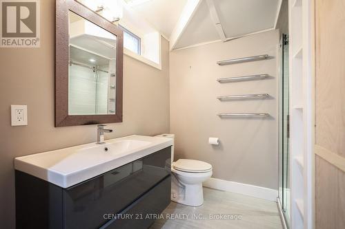 2750 Barnstone Crescent, Mississauga, ON - Indoor Photo Showing Bathroom