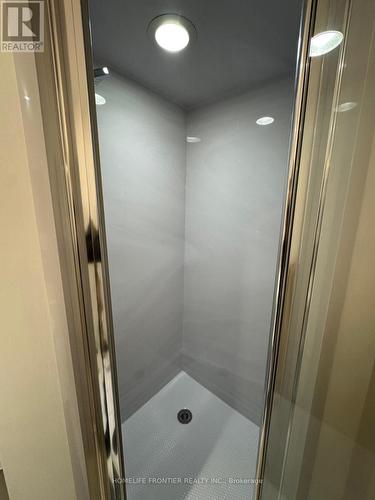 14 Barr Crescent, Aurora, ON - Indoor Photo Showing Bathroom