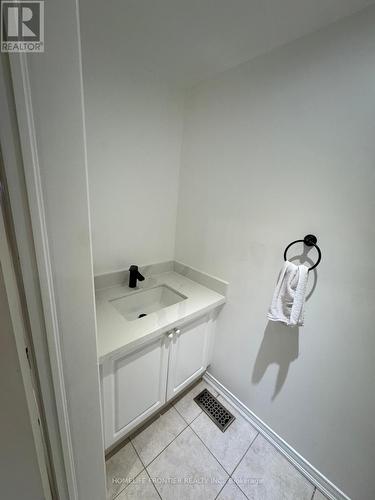 14 Barr Crescent, Aurora, ON - Indoor Photo Showing Bathroom
