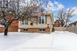 112 BORLAND STREET E  Orillia, ON L3V 2B7