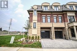 1671 VELLORE CRESCENT  Mississauga, ON L5G 0C3