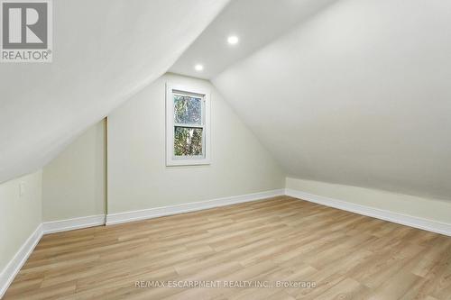 9 Alice Street, Hamilton, ON - Indoor Photo Showing Other Room