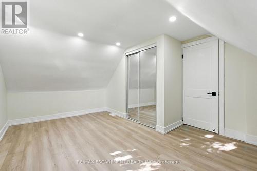 9 Alice Street, Hamilton, ON - Indoor Photo Showing Other Room