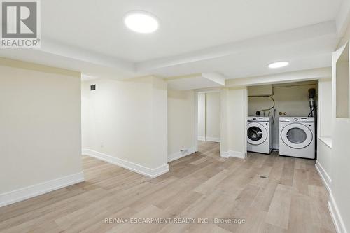 9 Alice Street, Hamilton, ON - Indoor Photo Showing Laundry Room