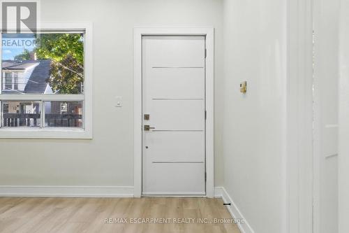 9 Alice Street, Hamilton, ON - Indoor Photo Showing Other Room