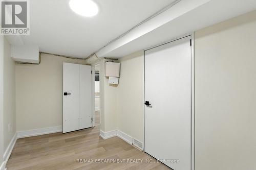 9 Alice Street, Hamilton, ON - Indoor Photo Showing Other Room