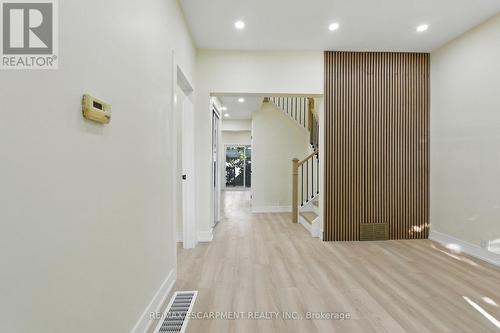 9 Alice Street, Hamilton, ON - Indoor