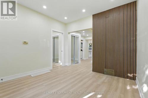 9 Alice Street, Hamilton, ON - Indoor Photo Showing Other Room