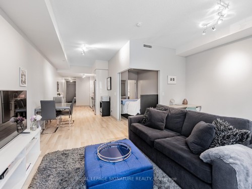 202-51 East Liberty Street, Toronto, ON - Indoor Photo Showing Living Room