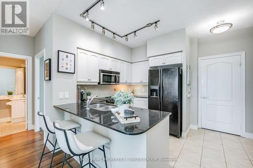 904 - 319 Merton Street, Toronto, ON - Indoor Photo Showing Kitchen With Double Sink