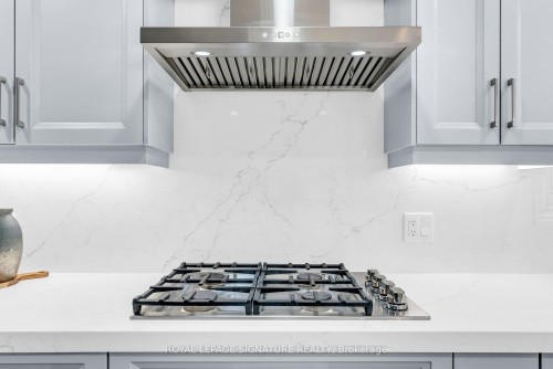 6467 Edenwood Drive, Mississauga, ON - Indoor Photo Showing Kitchen