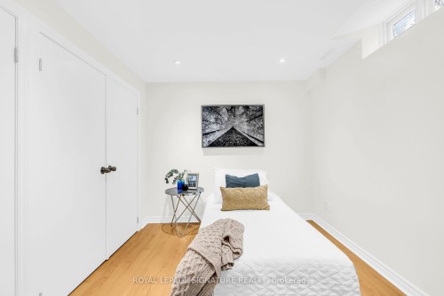 6467 Edenwood Drive, Mississauga, ON - Indoor Photo Showing Bedroom