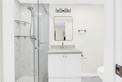 6467 Edenwood Drive, Mississauga, ON - Indoor Photo Showing Bathroom