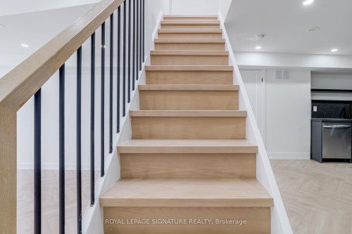 2-861 O'Connor Drive E, Toronto, ON 