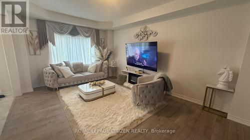 53 Jack Potts Way, Clarington, ON - Indoor Photo Showing Living Room