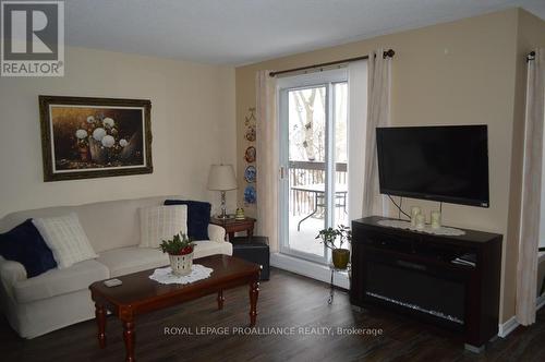 205 - 56 Tripp Boulevard, Quinte West (Trenton Ward), ON - Indoor Photo Showing Living Room