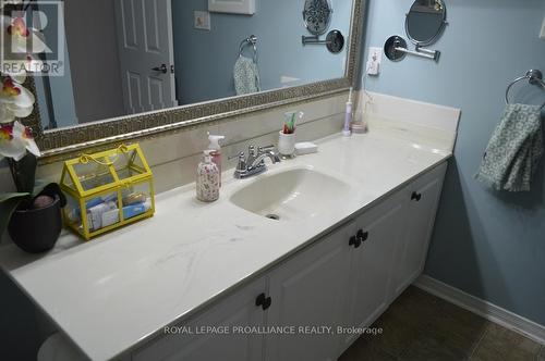 205 - 56 Tripp Boulevard, Quinte West (Trenton Ward), ON - Indoor Photo Showing Bathroom