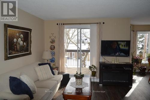 205 - 56 Tripp Boulevard, Quinte West (Trenton Ward), ON - Indoor Photo Showing Living Room