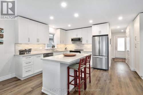 116 Dove Drive, Blue Mountains, ON - Indoor Photo Showing Kitchen With Upgraded Kitchen