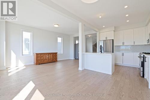 116 Main Halyard Lane, Ottawa, ON - Indoor Photo Showing Kitchen With Upgraded Kitchen