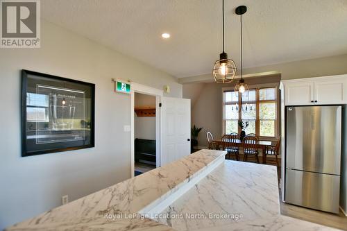 223 - 170 Snowbridge Way, Blue Mountains, ON - Indoor
