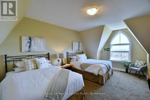 223 - 170 Snowbridge Way, Blue Mountains, ON - Indoor Photo Showing Bedroom
