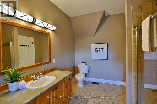223 - 170 Snowbridge Way, Blue Mountains, ON - Indoor Photo Showing Bathroom