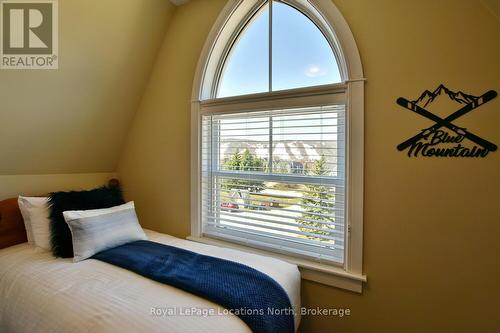 223 - 170 Snowbridge Way, Blue Mountains, ON - Indoor Photo Showing Bedroom