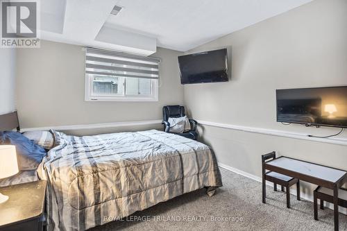43 Beechmount Crescent, London South (South X), ON - Indoor Photo Showing Bedroom