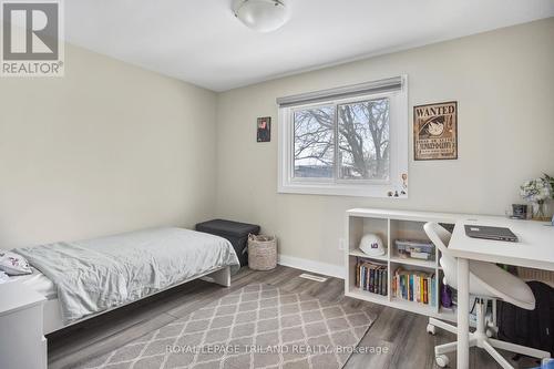 43 Beechmount Crescent, London South (South X), ON - Indoor Photo Showing Bedroom