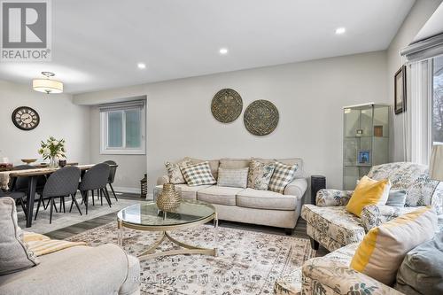 43 Beechmount Crescent, London South (South X), ON - Indoor Photo Showing Living Room