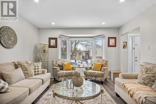 43 Beechmount Crescent, London South (South X), ON - Indoor Photo Showing Living Room