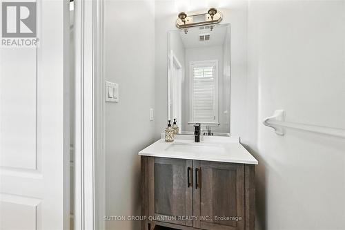 167 Alessio Drive, Hamilton, ON - Indoor Photo Showing Bathroom