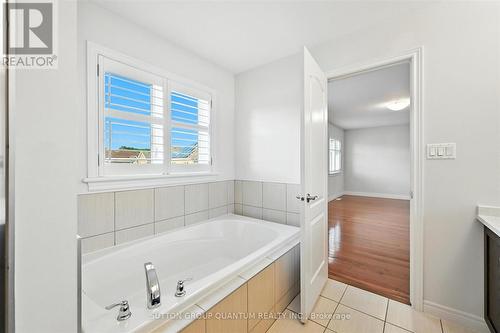 167 Alessio Drive, Hamilton, ON - Indoor Photo Showing Bathroom