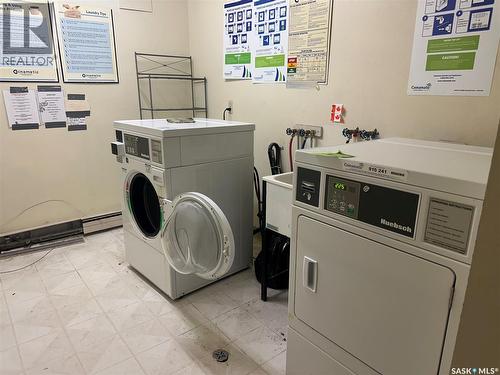 12 19 Centennial Street, Regina, SK - Indoor Photo Showing Laundry Room