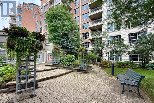 210 - 10 Old York Mills Road, Toronto, ON - Outdoor